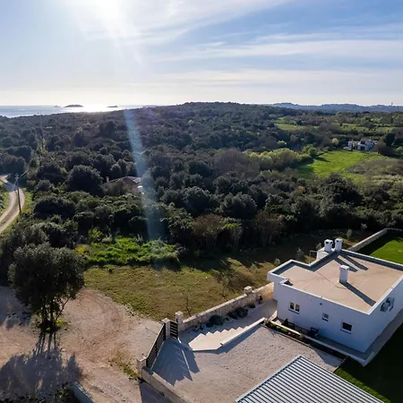 Vakantiehuis House With A Parking Space - 24274 Rovinj