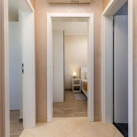 Vakantiehuis House With A Parking Space - 24274 Rovinj